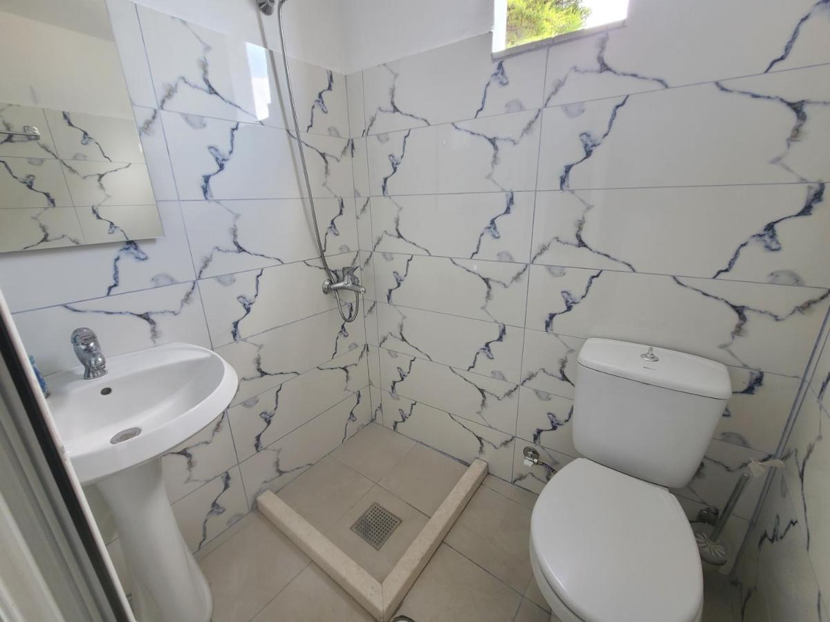 Hillside Garden Apartament Sarande Exterior photo